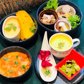 白く舞う雪と旨味を増してゆく野菜たちのランチ